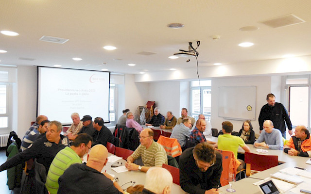 Sala grande completa alla Casa del Popolo di Bellinzona!