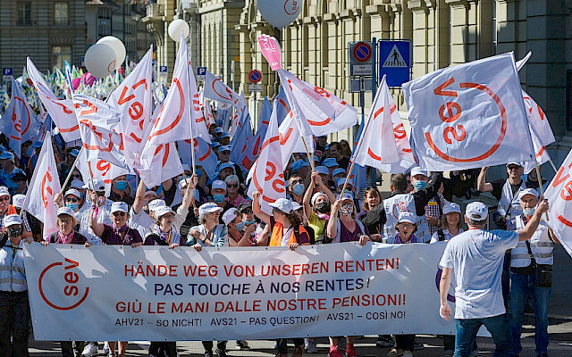 NATIONALE KUNDGEBUNG FÜR HÖHERE LÖHNE UND RENTEN