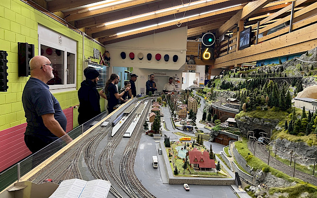 Ein Herbst voller Technik und Gemeinschaft – SEV BAU Sektion NWS tagt im Modelleisenbahnclub