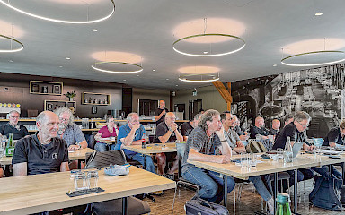 EIN SOLIDER UNTERVERBAND