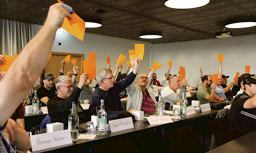 Einstimmiges Ja zur Resolution für rasche, deutliche monetäre Verbesserungen für B100 bei Infra.