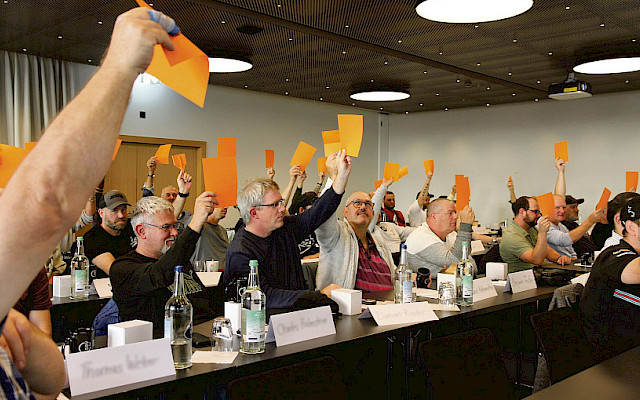 Einstimmiges Ja zur Resolution für rasche, deutliche monetäre Verbesserungen für B100 bei Infra.