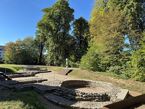 Historische Anlage im Freien